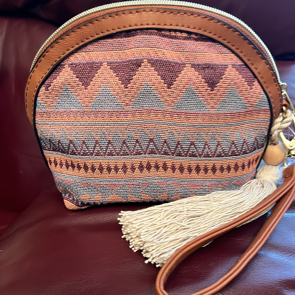 NWT Time and Tru Dome Pouch with Tassel & Wristlet Strap